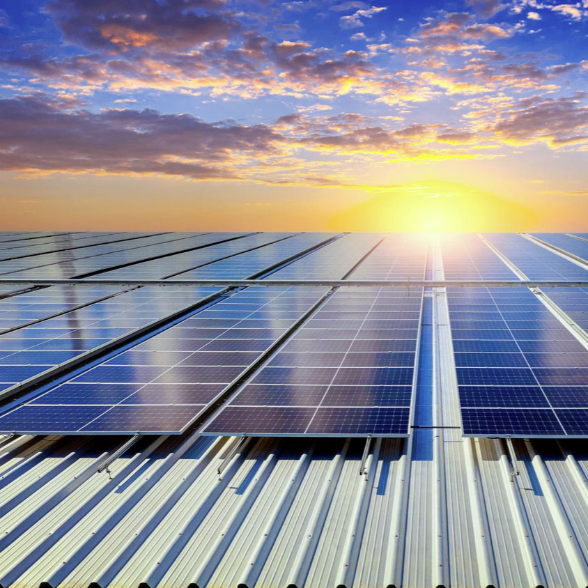 s-panneaux-solaires-toit-pile-solaire